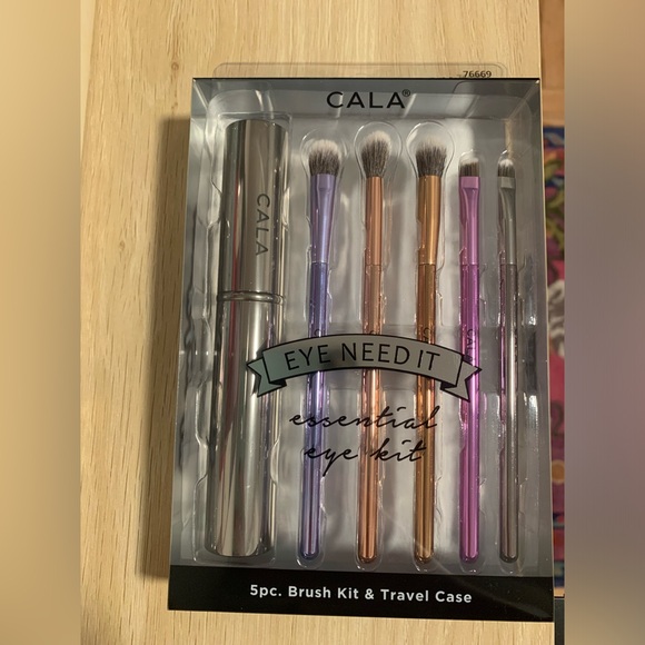 CALA 5 PIECE ESSENTIAL EYE KIT WITH CASE - Picture 3 of 4